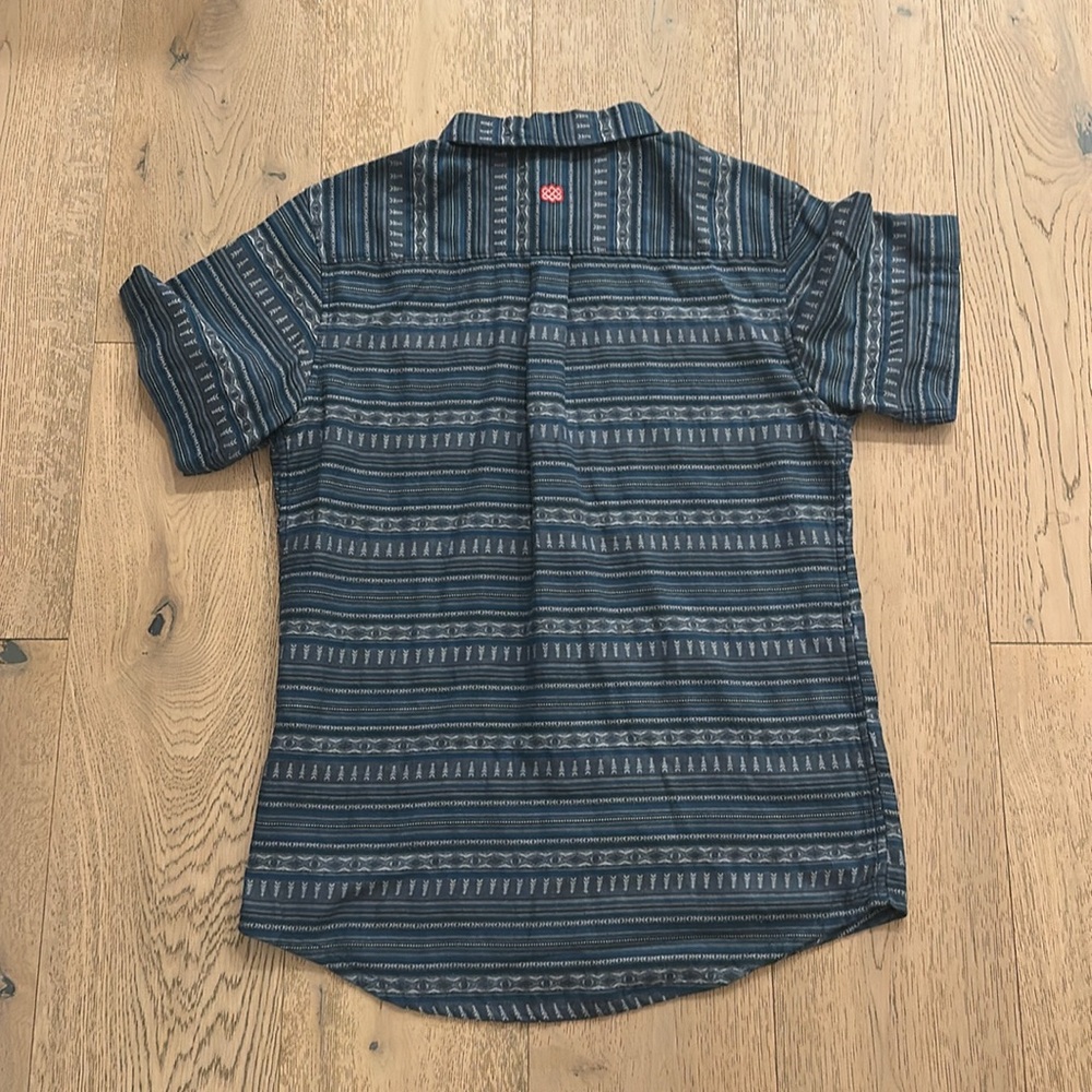 Sherpa button down - Picture 6 of 7